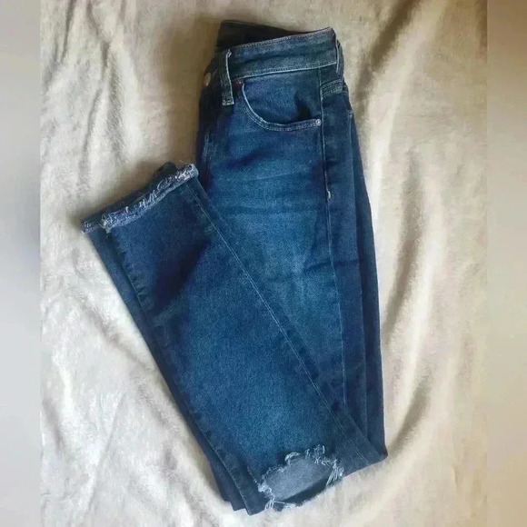 Joe's Jean Flawless The Charlie Ankle Lenght Crop Distressed - Picture 3 of 9